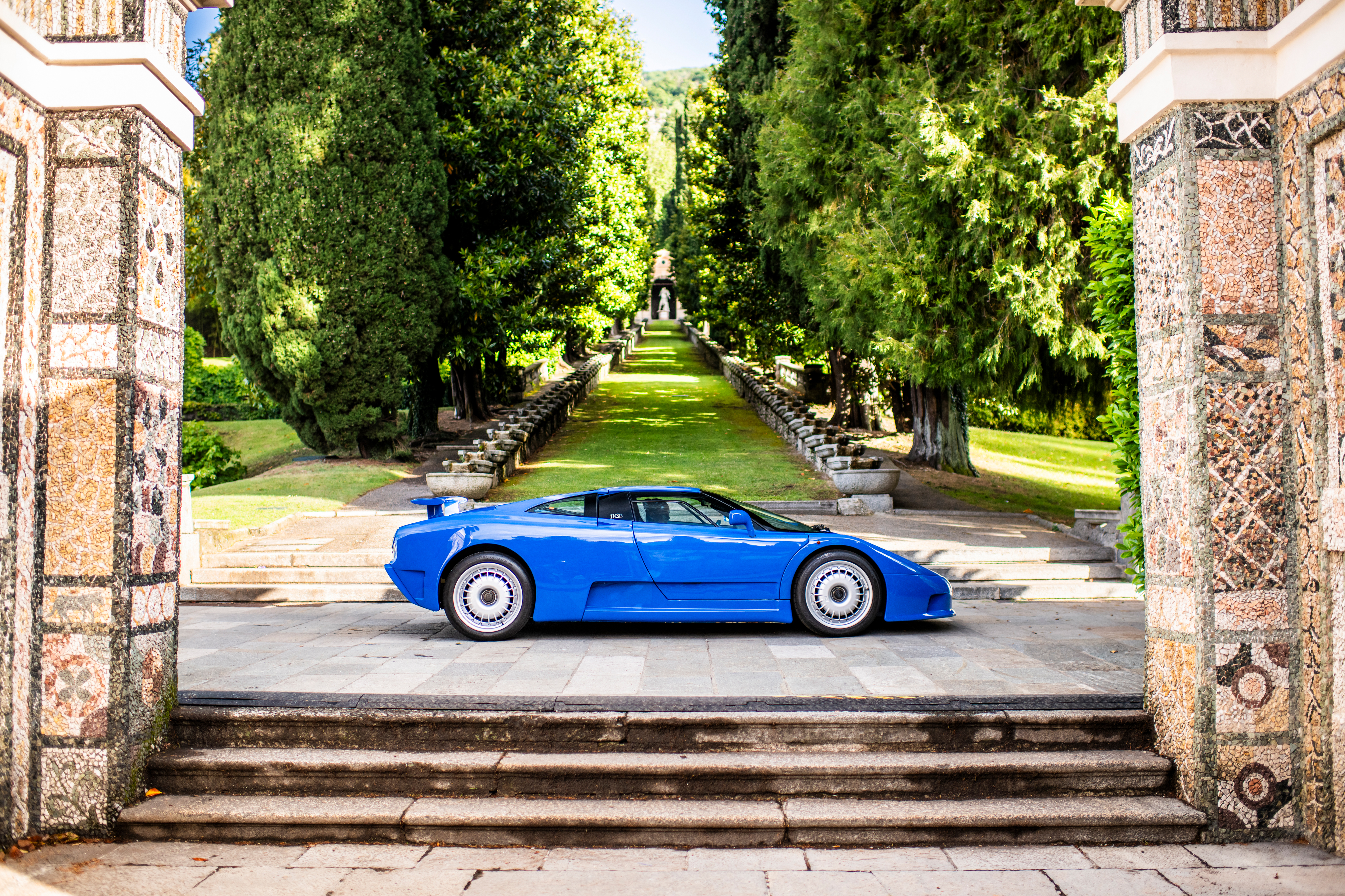 Bugatti EB110 GT at the Concorso d'Eleganza Villa d'Este, 2026.
